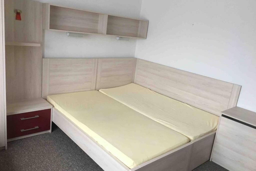 Family Apartment With Garden And Parking Spot Чеське Будєйовіце Екстер'єр фото