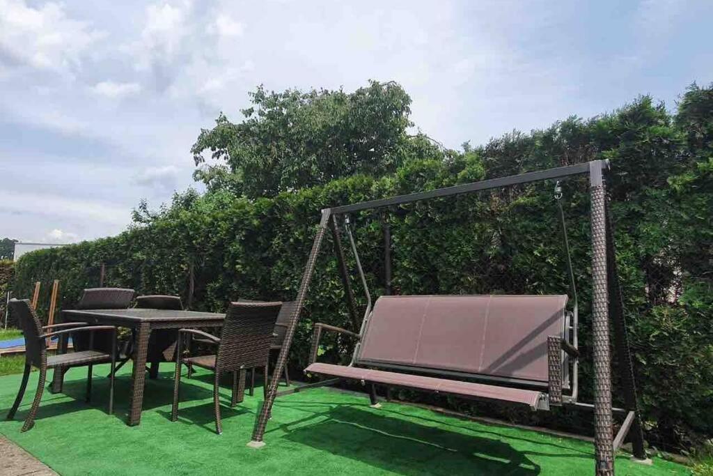 Family Apartment With Garden And Parking Spot Чеське Будєйовіце Екстер'єр фото